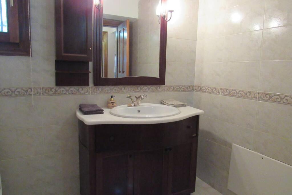 Christie'S Ground Floor Apartment By The Sea Kato Gatzea Ngoại thất bức ảnh